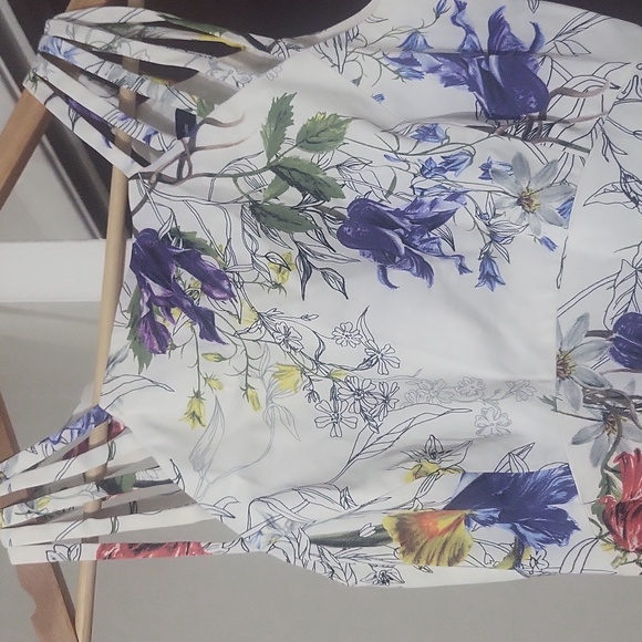 Great condition dress - Picture 2 of 5